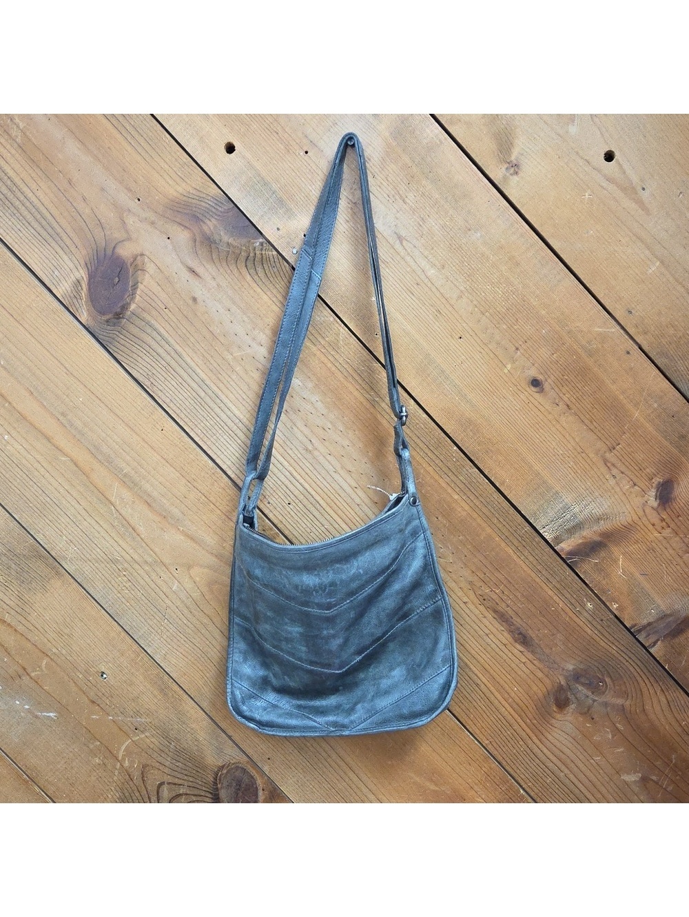 Latico NJ USA silver/gray purse With Doubled/adjustable Strap.